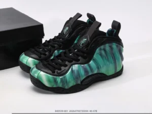 Nike Air Foamposite One Emerald green black synthetic leather sneakers