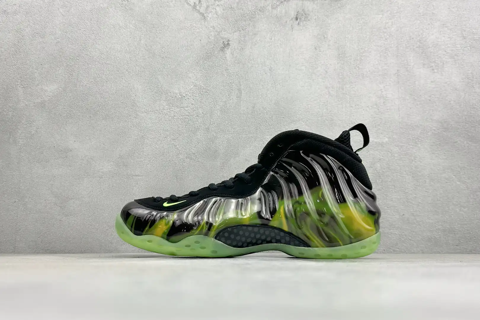 NIKE AIR FOAMPOSITE ONE