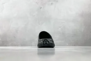 Adidas Yeezy Slide Core black EVA foam casual sandal shoes