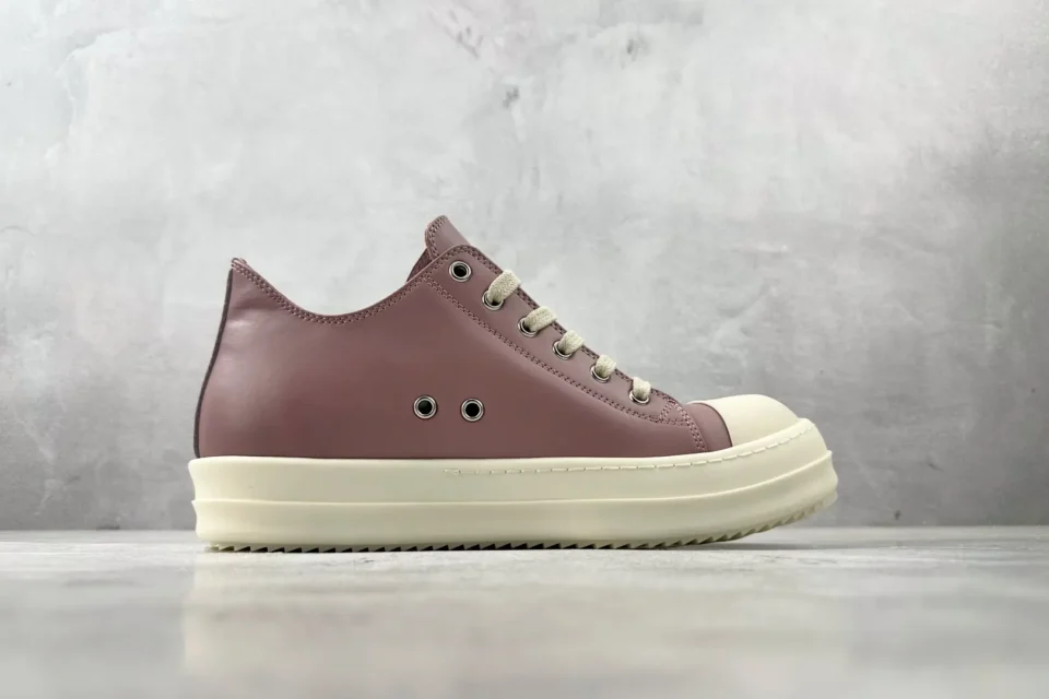 Converse Jack Purcell 1970s Vintage mauve beige leather sneakers with rubber sole and toe cap