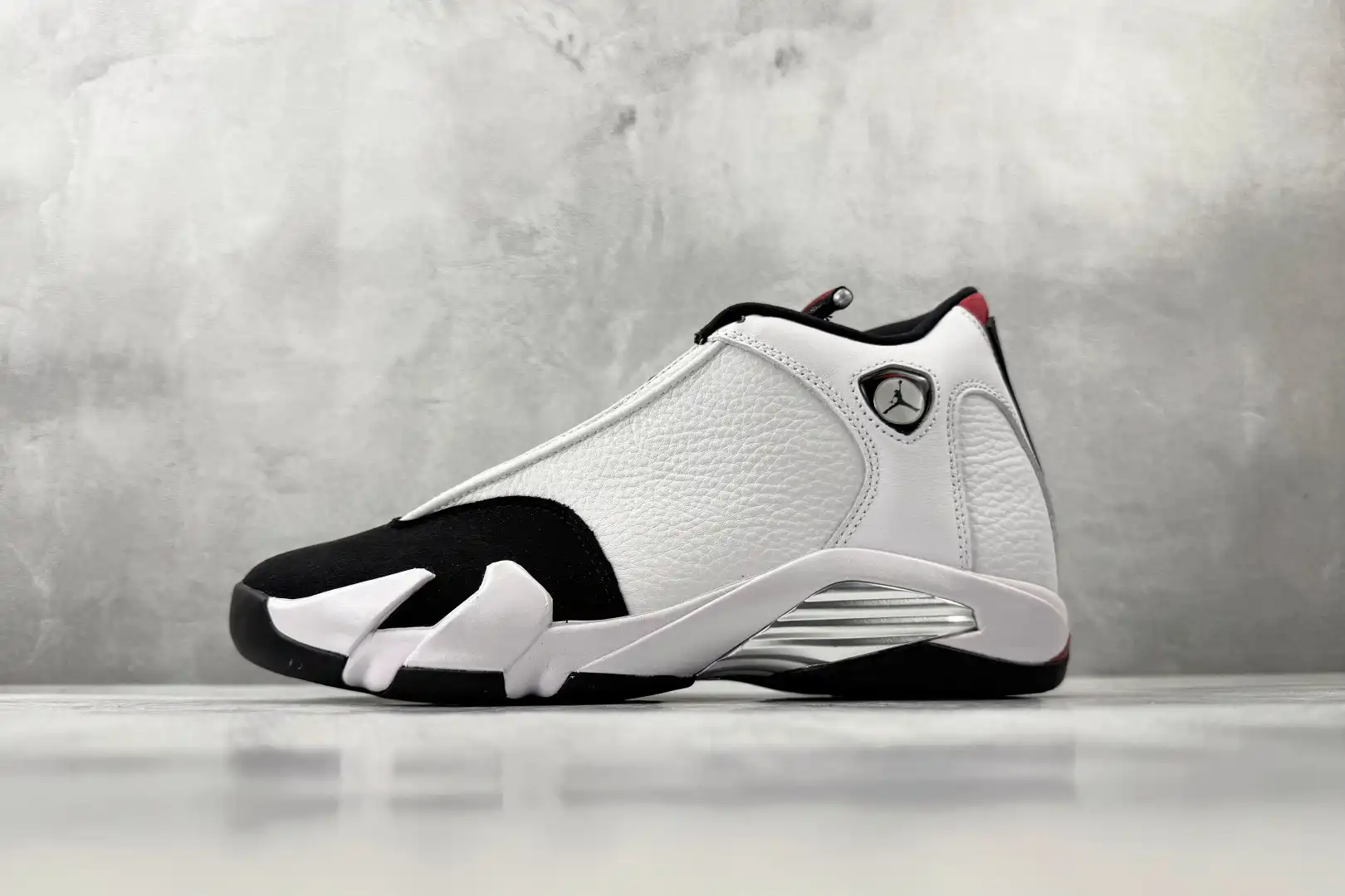 Jordan 14 Retro Black Toe (2024)