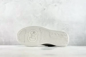 Gucci Tennis 1977 sneakers white rubber sole leather upper shoes with double G logo embossing