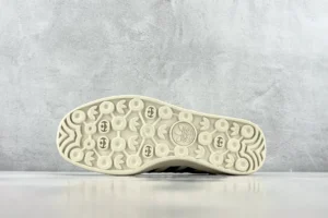 Adidas Samba sneakers gum sole black leather suede shoes rubber outsole design