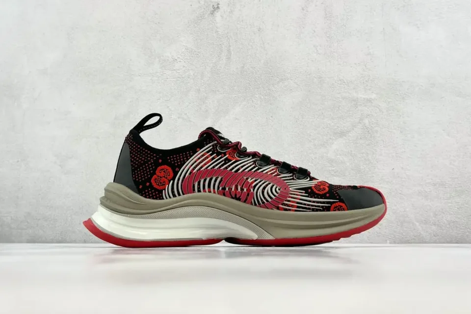 Gucci Rhyton 573984 black red knit fabric sneakers with rubber sole and bold logo pattern