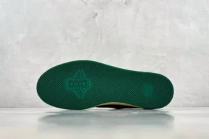 Gucci sneaker sole green rubber outsole with bee logo textured grip design