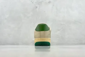 Gucci Screener low-top sneaker beige green suede leather with vintage rubber sole