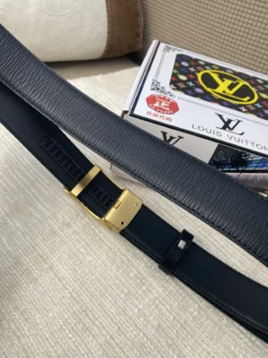 Louis Vuitton belt black leather gold-tone buckle textured and smooth leather reversible accessory
