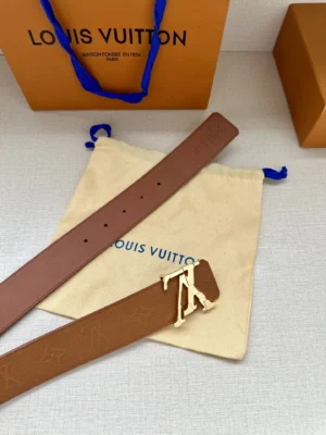4.0-wide LV Shadow belt with Monogram displayed on a Louis Vuitton dust bag, featuring a double-layered LV buckle and plain leather design, highlighting luxury fashion accessories available for purchase.