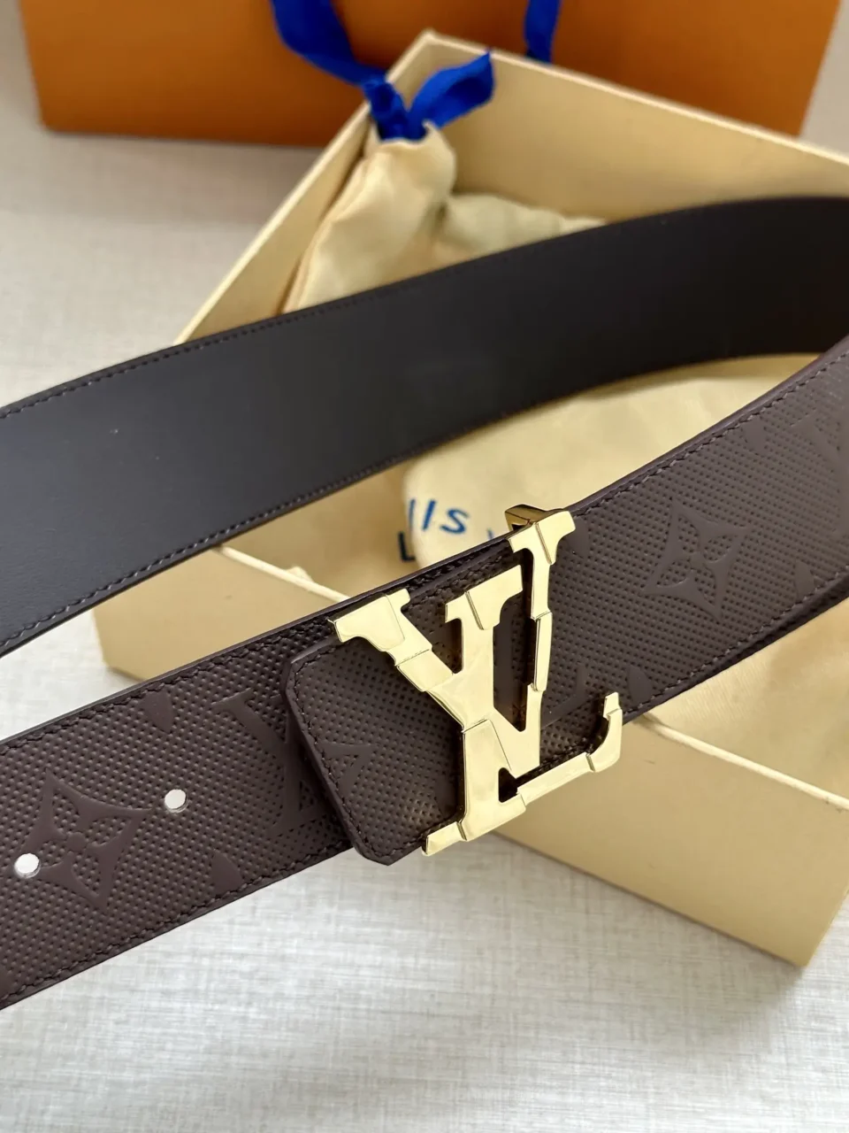Louis Vuitton Initiales 40mm belt M9608W dark brown monogram leather gold buckle
