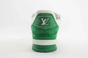 Louis Vuitton Trainer Sneaker 1A96HR green/white leather and textile material with LV logo heel tab