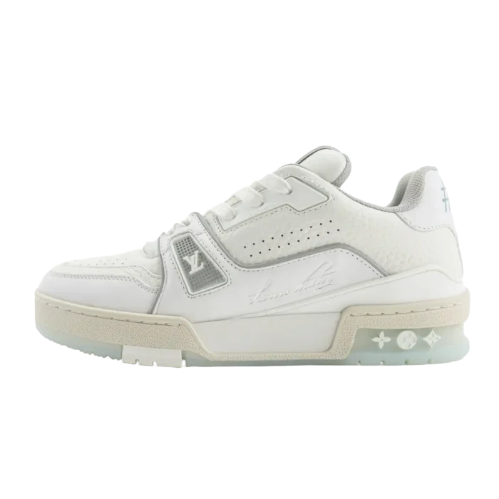 Louis Vuitton Trainer Sneaker white leather low-top with monogram sole and signature detailing