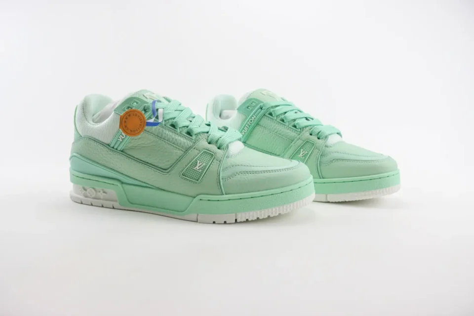 Louis Vuitton Trainer Sneaker mint green leather low-top shoes with signature logo and rubber sole