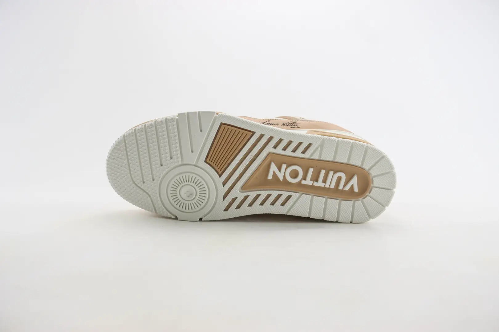 Louis Vuitton Trainer Sneaker beige white rubber sole leather luxury footwear