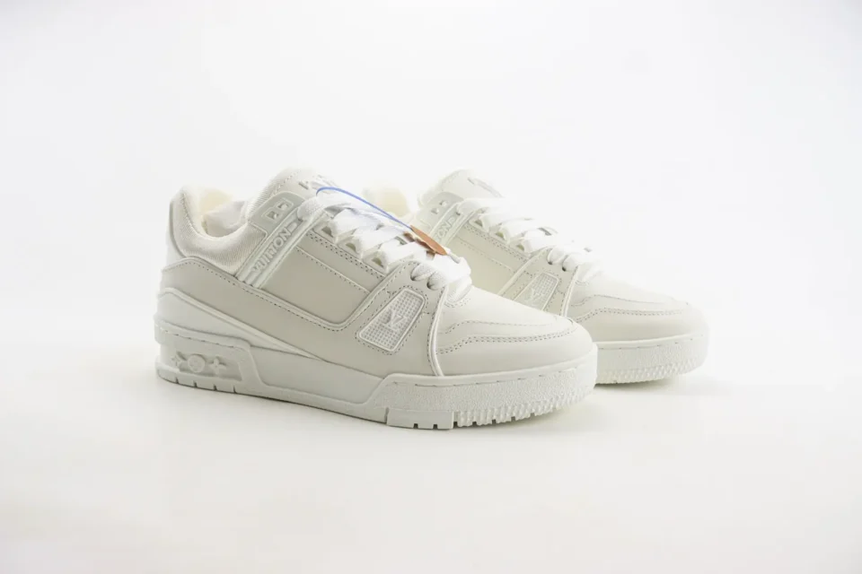 Louis Vuitton LV Trainer sneakers white leather low-top lace-up shoes
