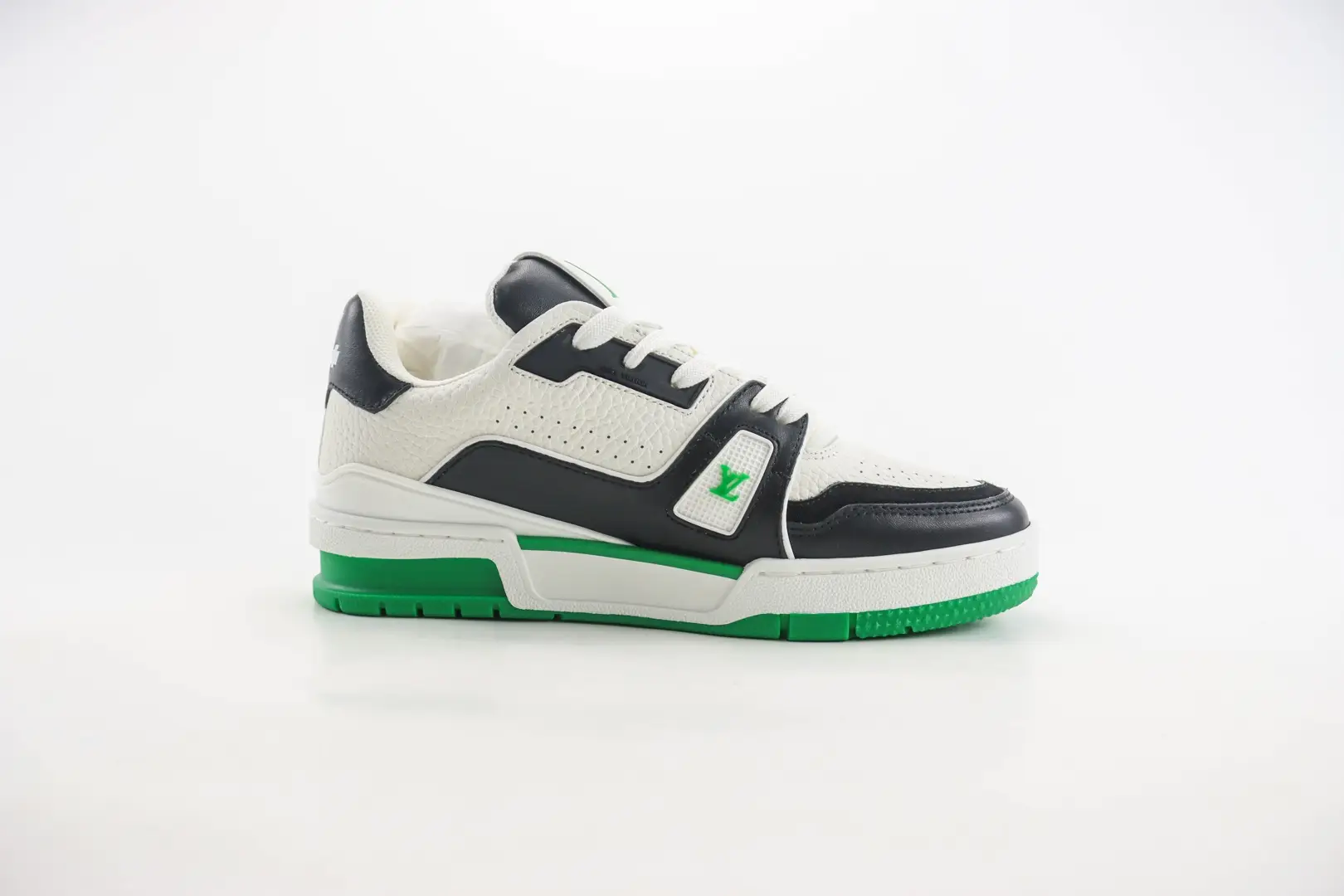 Louis Vuitton LV Trainer sneaker white black green leather low-top shoe with green logo detail