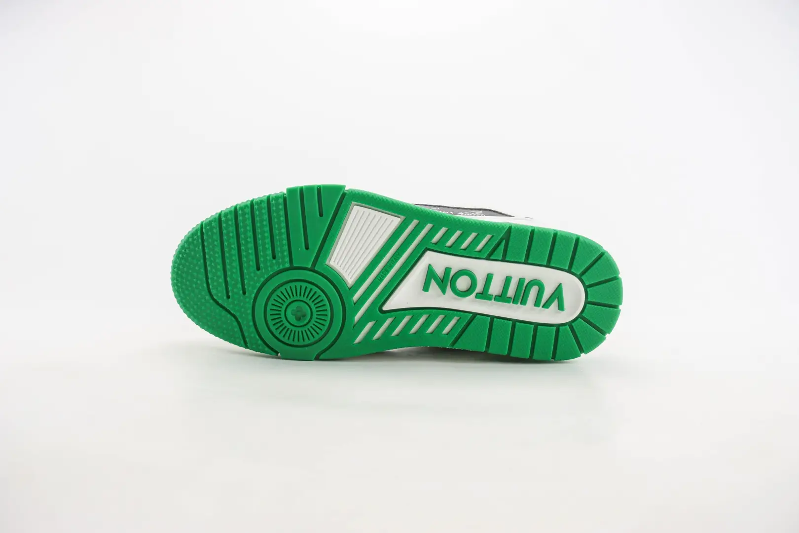 Louis Vuitton Trainer sneaker green white rubber sole luxury sneaker outsole detail