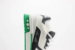 Louis Vuitton LV Trainer sneaker white black green leather low-top lace-up sneakers