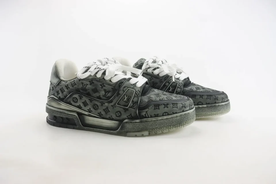Louis Vuitton LV Trainer sneaker black gray monogram leather low-top sneakers with white laces