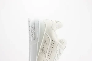 Louis Vuitton Trainer limited edition low-cut casual board shoes in white, showcasing luxury design and craftsmanship details.