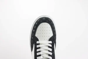 Louis Vuitton LV Trainer sneaker white black leather with monogram detailing sneakers