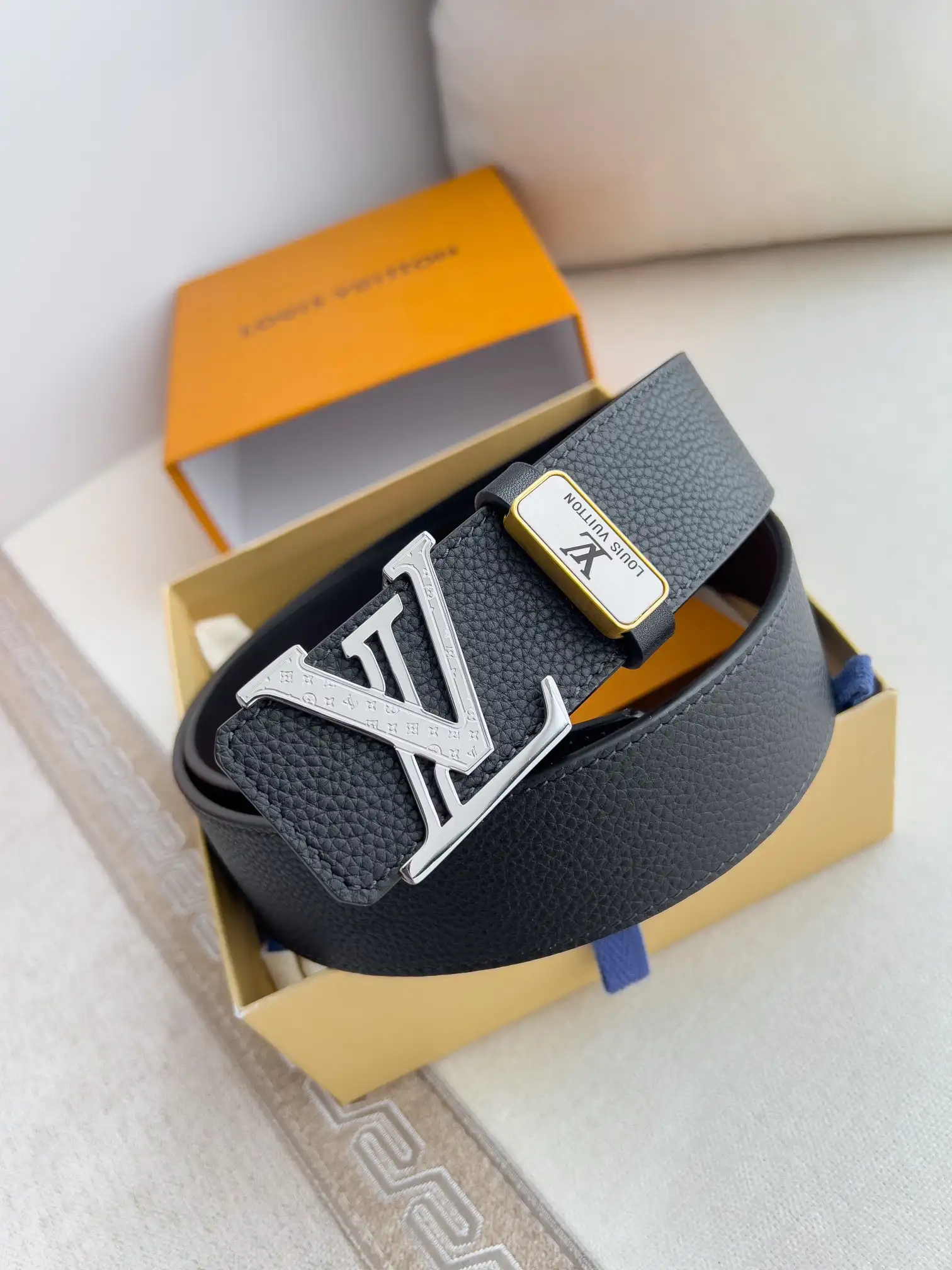 Louis Vuitton Steel Buckle Leather Belt Top Layer Cowhide