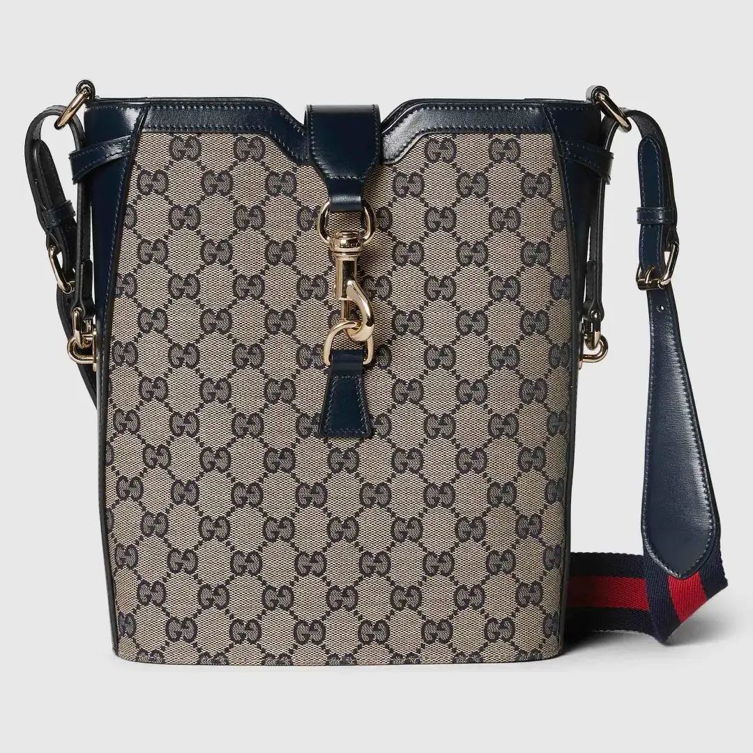 Gucci GG Supreme Medium Bucket Shoulder Bag