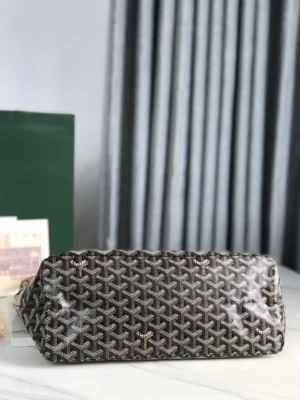 Goyard Hobo Boh è Me Stray Bag underarm bag with signature pattern, showcasing luxury replica design and casual aesthetic, placed on a marble surface with a blurred background.