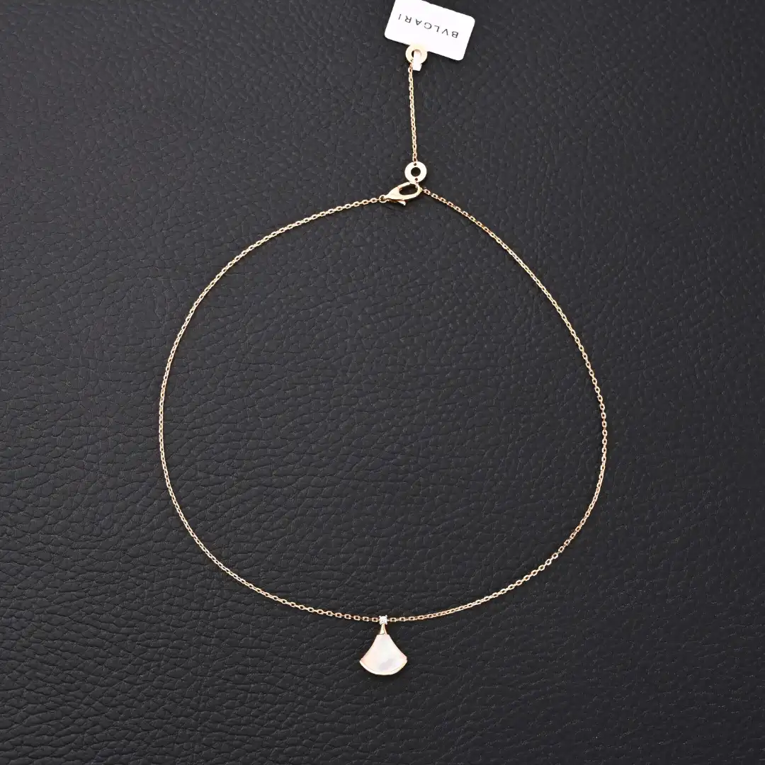 BVLOARI Classic Fan Pendant Necklace