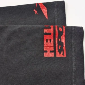 Supreme Red Box Logo Black long sleeve T-shirt cotton material close-up of sleeves with red logo print