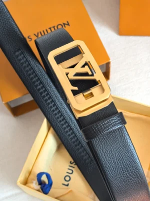 Louis Vuitton men’s automatic buckle leather belt featuring iconic LV logo buckle, displayed in a gift box with brand packaging.
