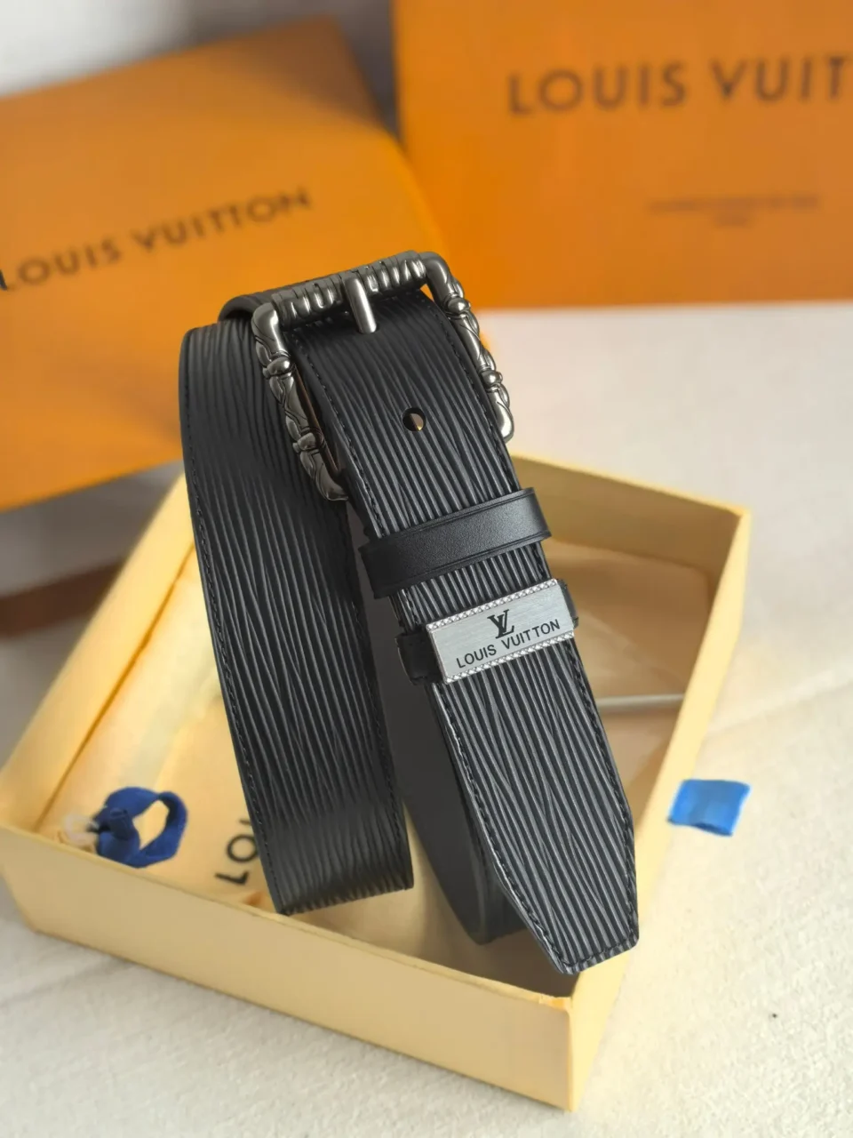 Louis Vuitton leather belt black textured leather silver buckle accessory