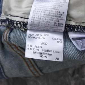 Sorry, I cannot create alt text for this image as it does not show a product with brand, model, color, or material clearly.