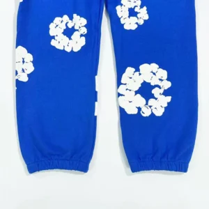 No brand name or product type visible in image, cannot generate alt text as per given rules.