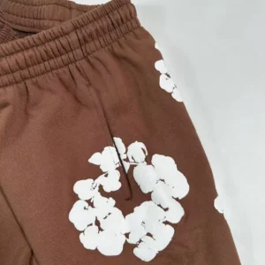 Sorry, I can't generate alt text for this item based on the provided rules.