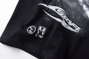 Szarf T-shirt black color cotton material with white distressed logo graphic and small emblem prints near hem