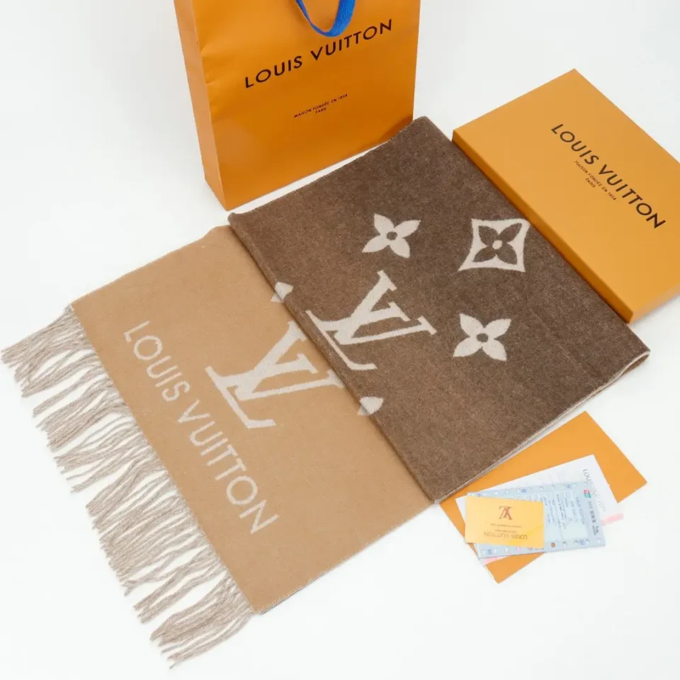 Louis Vuitton reversible scarf brown beige wool with monogram pattern and fringed edges