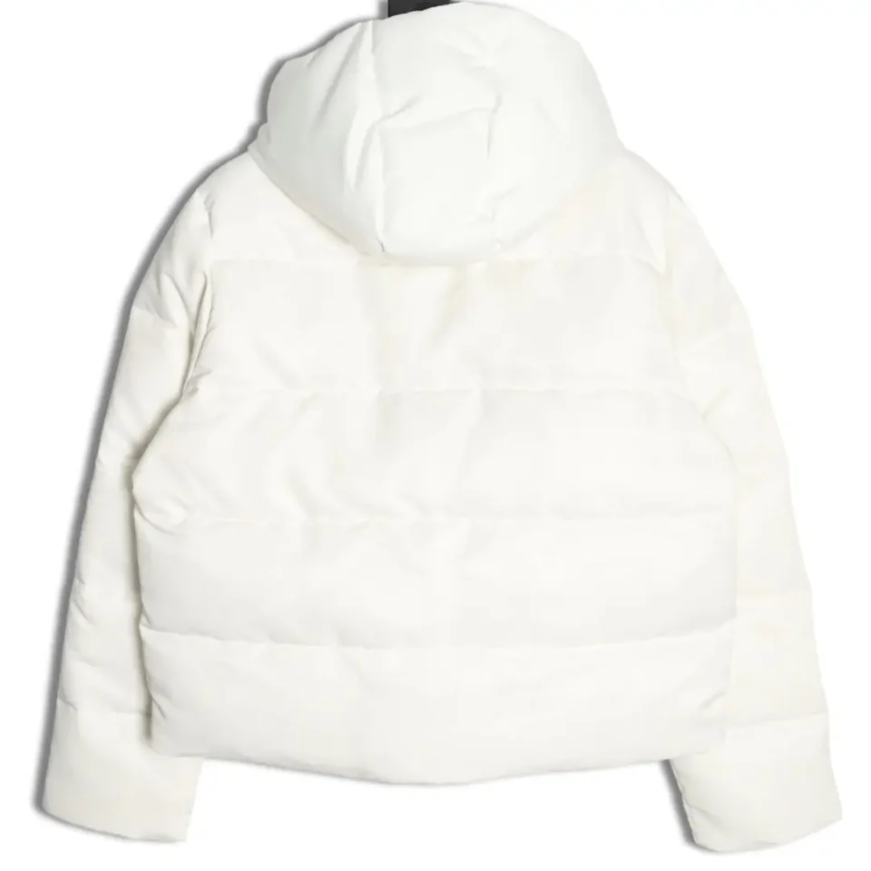 No brand or model visible on white puffer jacket with hood and long sleeves, plain back view