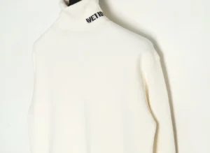We11done turtleneck sweater white knit fabric long sleeves