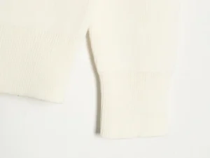 Repsgoat cream knit sweater ribbed cuff cotton material