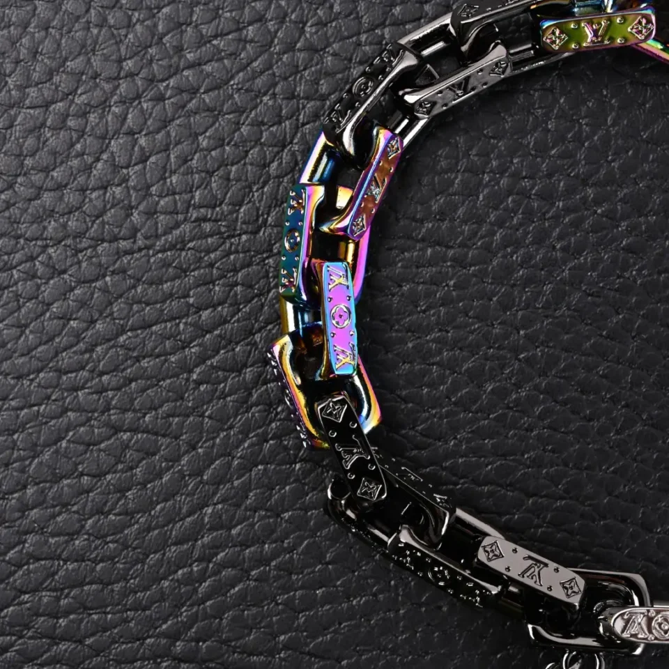 Louis Vuitton chain bracelet black and iridescent metal engraved logo links accessory