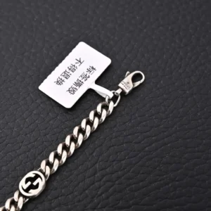 Gucci chain bracelet silver metal with interlocking G logo and lobster clasp closure accessory