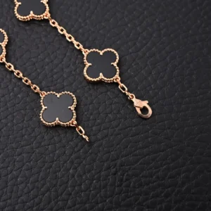 Van Cleef & Arpels Alhambra bracelet black onyx clover rose gold chain jewelry accessory