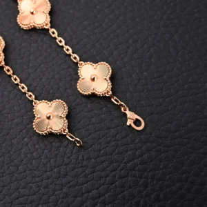 Van Cleef & Arpels Alhambra necklace rose gold chain clover motif delicate design