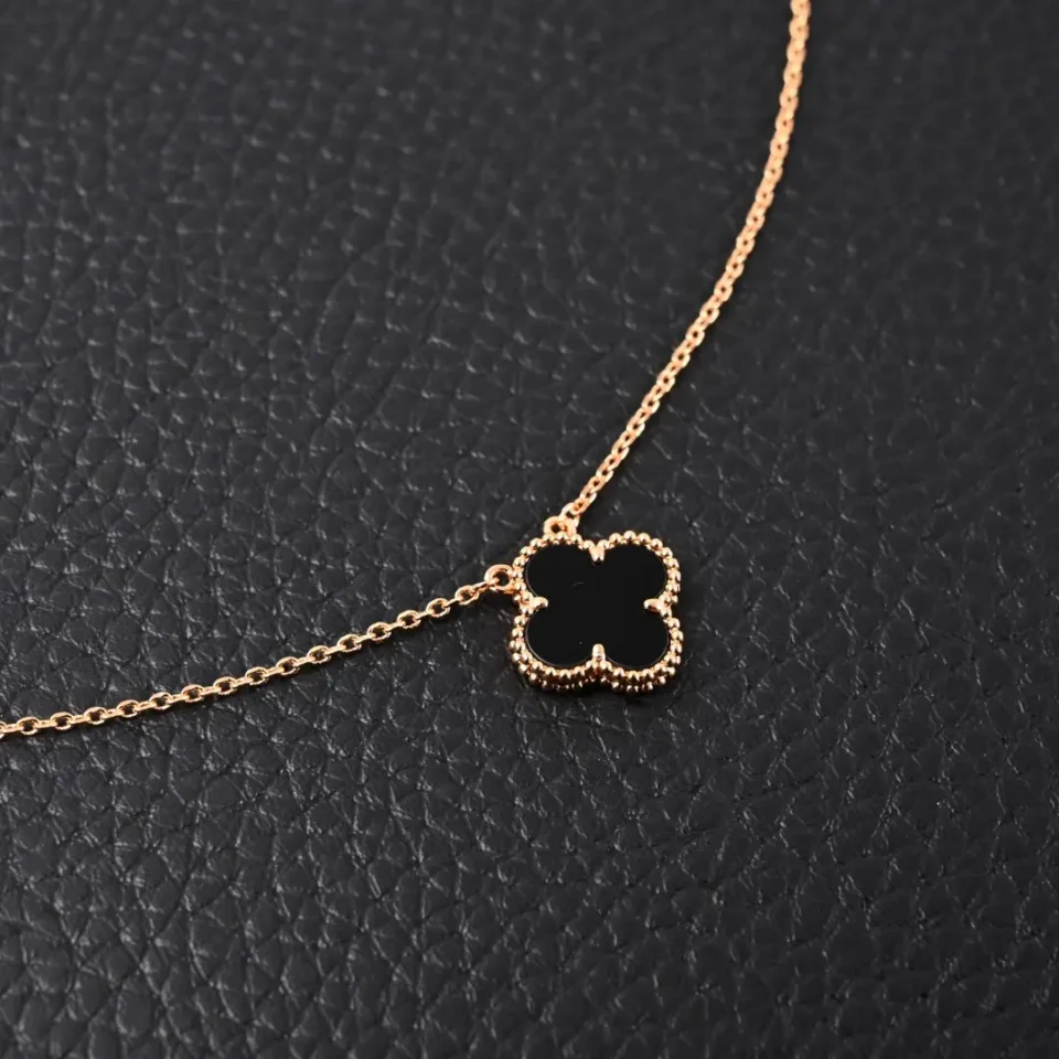 Van Cleef & Arpels Alhambra necklace black onyx rose gold chain accessory