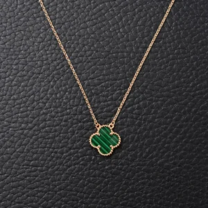 Van Cleef & Arpels Alhambra necklace green malachite gold chain accessory elegant design