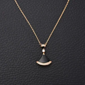 No brand name is visible in the image, so a generic alt text cannot meet the exact requirements. If you provide the brand or product name, I can create optimized alt text accordingly.