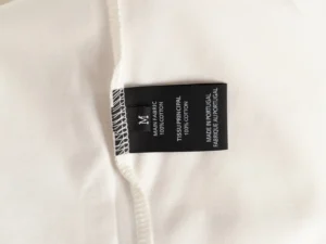 No visible brand or product information for SEO-optimized alt text based on provided image rules.