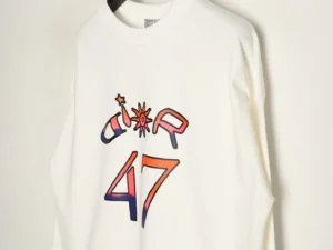 DIOR 47 letter round neck guard sweatshirt in white, featuring colorful graphic design, suitable for both men and women, emphasizing comfort and style.