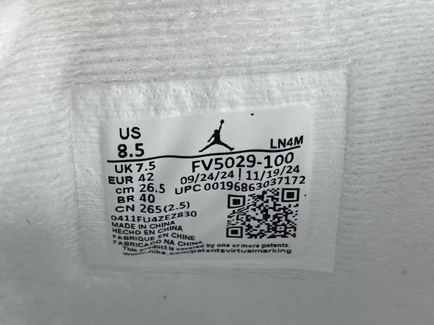 Nike Air Jordan 1 Retro High OG FV5029-100 white leather sneakers size 8.5 US