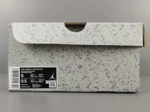 Nike Air Jordan 4 Retro SE Photon Dust Pale Vanilla colorway sneakers model DV3742 021 with leather and mesh material